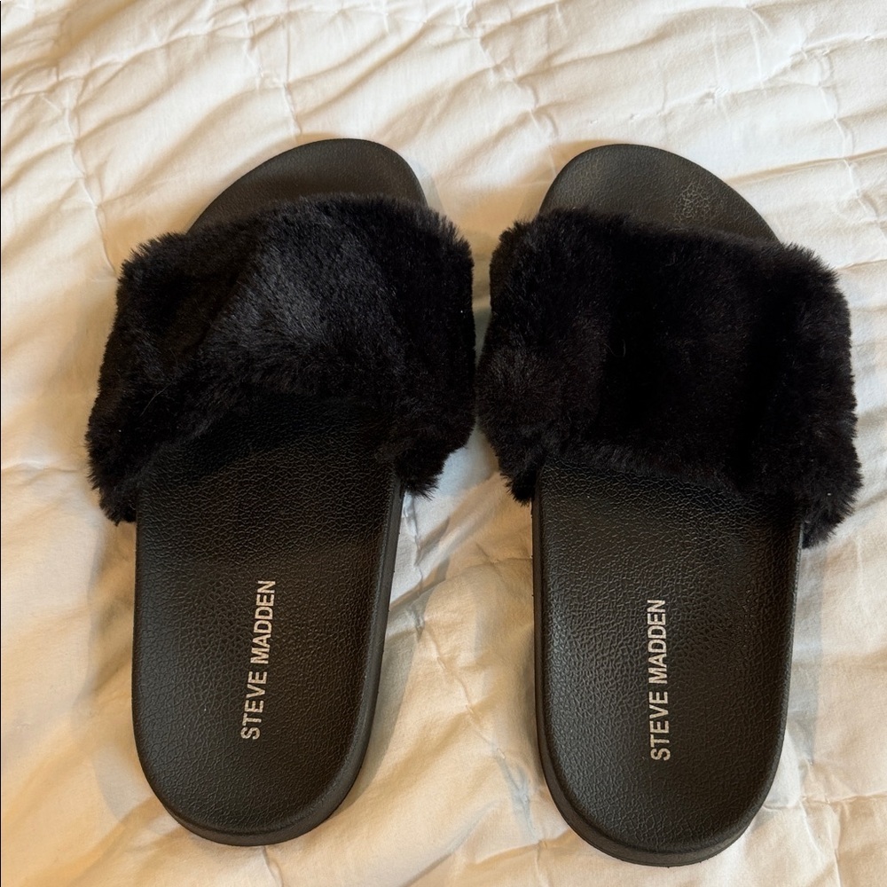 Steve Madden Black Plush Slide Slippers - Picture 1 of 2